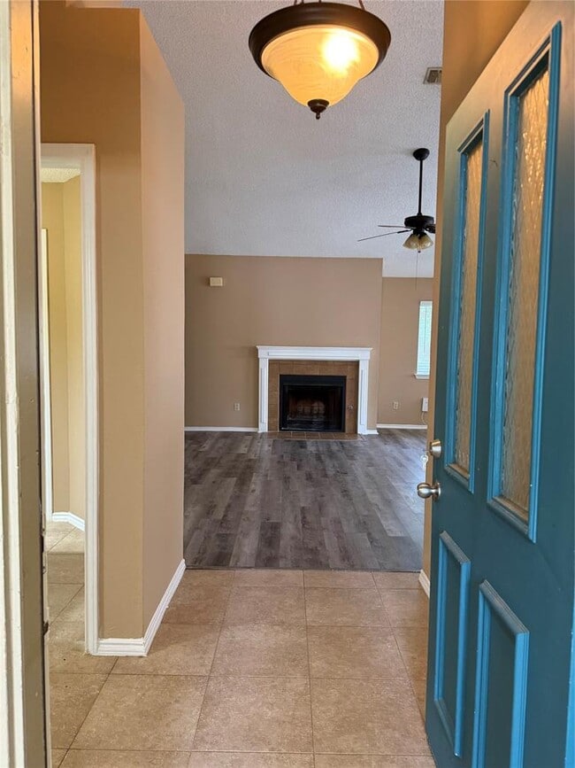 Photo - 6303 Weeks Cove