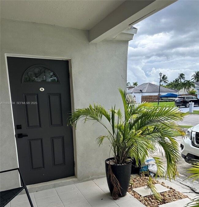 Building Photo - 15401 SW 144th Ave Unit A