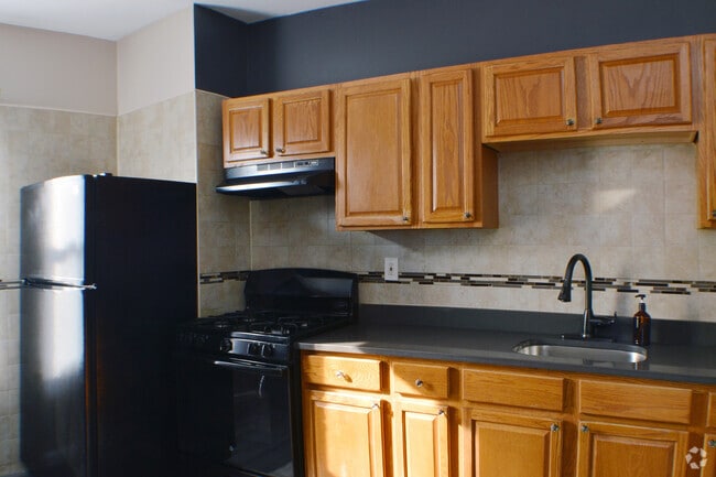 Building Photo - 197 Freeman Ave Unit 2 Rental