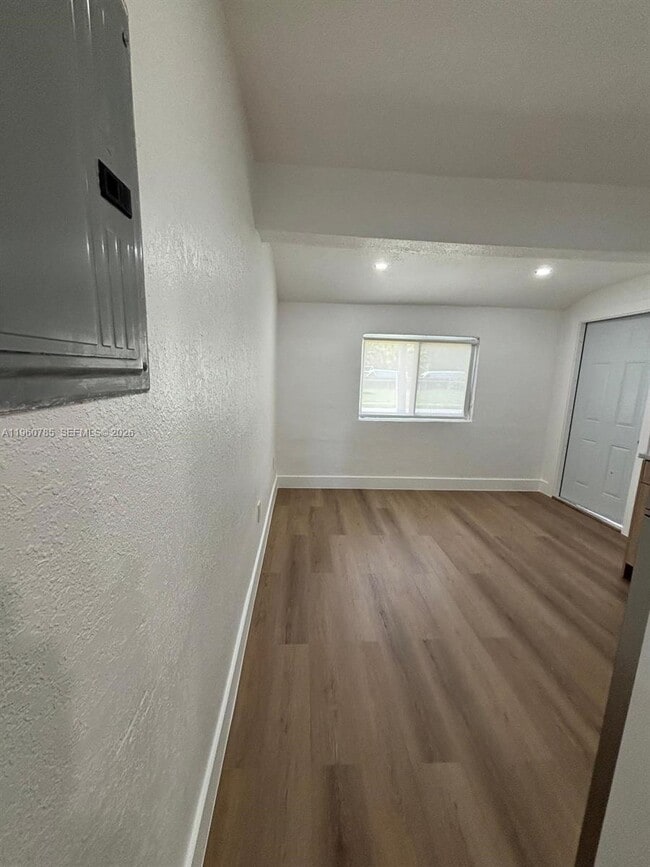 Photo - 5601 NW 31st Ave Unidad B