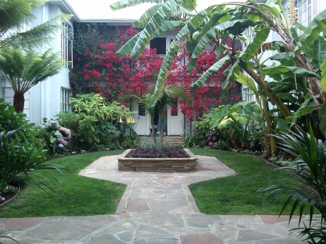 Photo - 9933 Robbins Dr