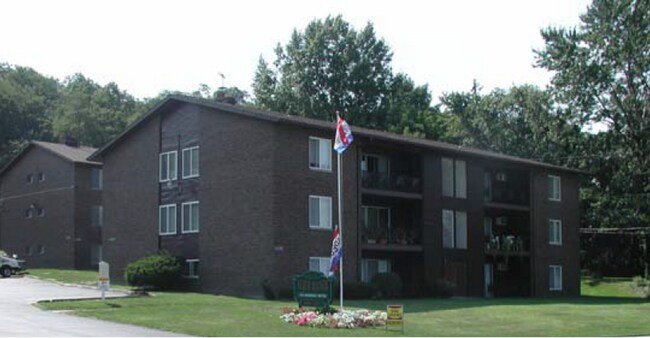 Photo - Aljer Manor Apartments