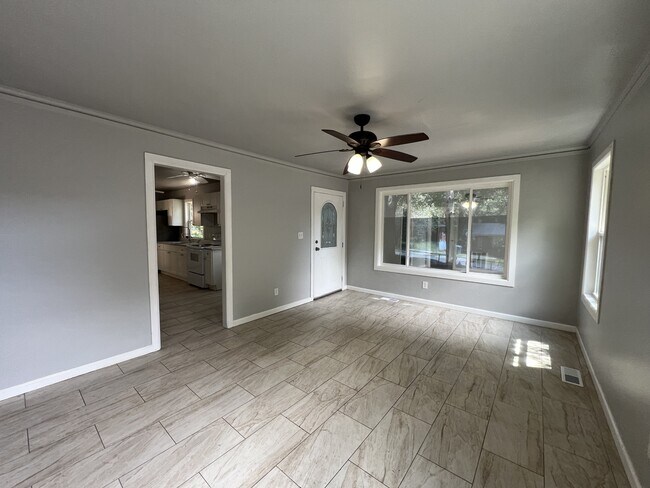 Photo - 2157 Nelms Dr SW