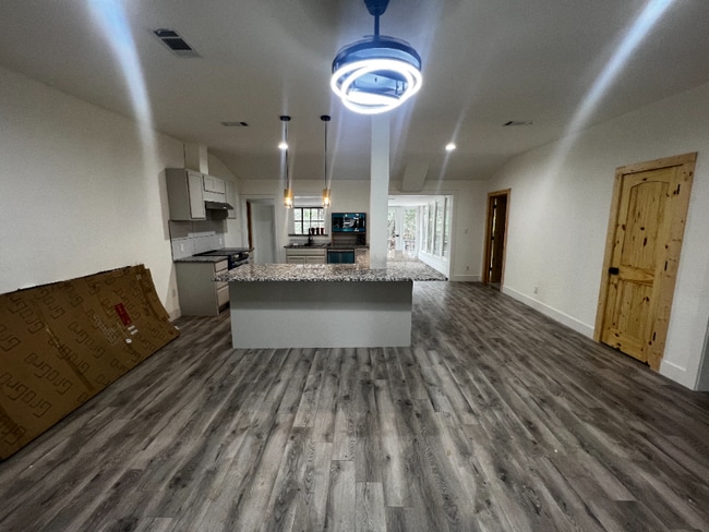 Photo - 208 Cliffdale Ave