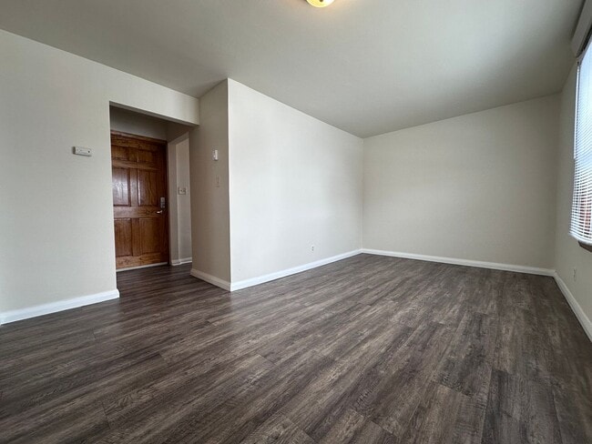 Building Photo - 912 Mather St Unit 2 Rental