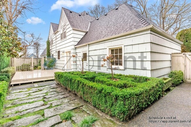 Photo - 3010 SE Lambert St