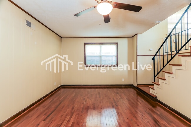 Photo - 4012 St John Ln NW