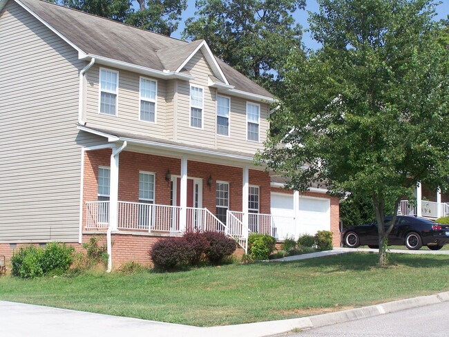 3 bed, 2.5 bath, 2 car garage 2 story home... - 3 bed, 2.5 bath, 2 car garage 2 story home...