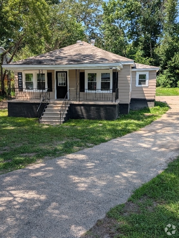 Building Photo - 221 E Maine Ave Rental