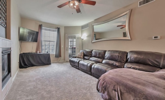 Photo - 2875 Blue Sky Cir Unidad 4-203