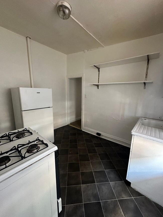 Photo - 950 W Princess St Unit 2nd Floor