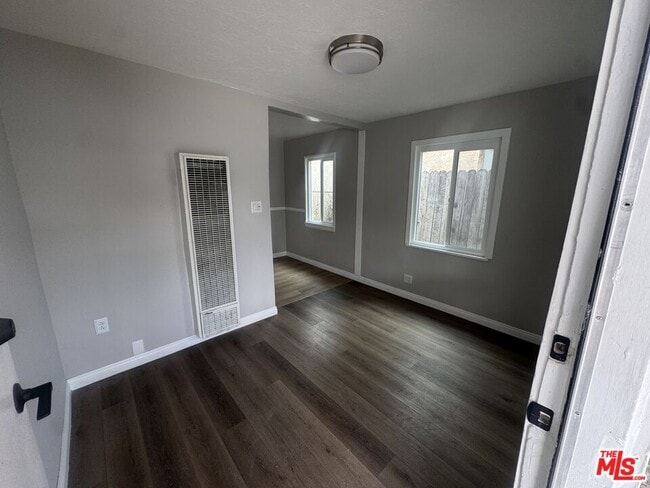 Photo - 6111 Greenwood Ave