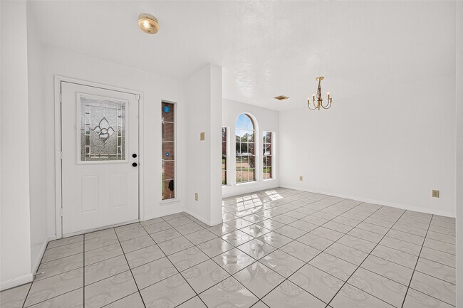 Photo - 8202 Worthington Dr