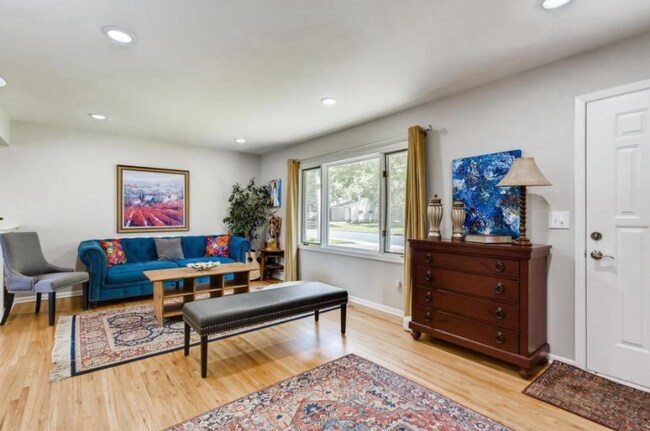 Photo - 2080 Orchard Ln