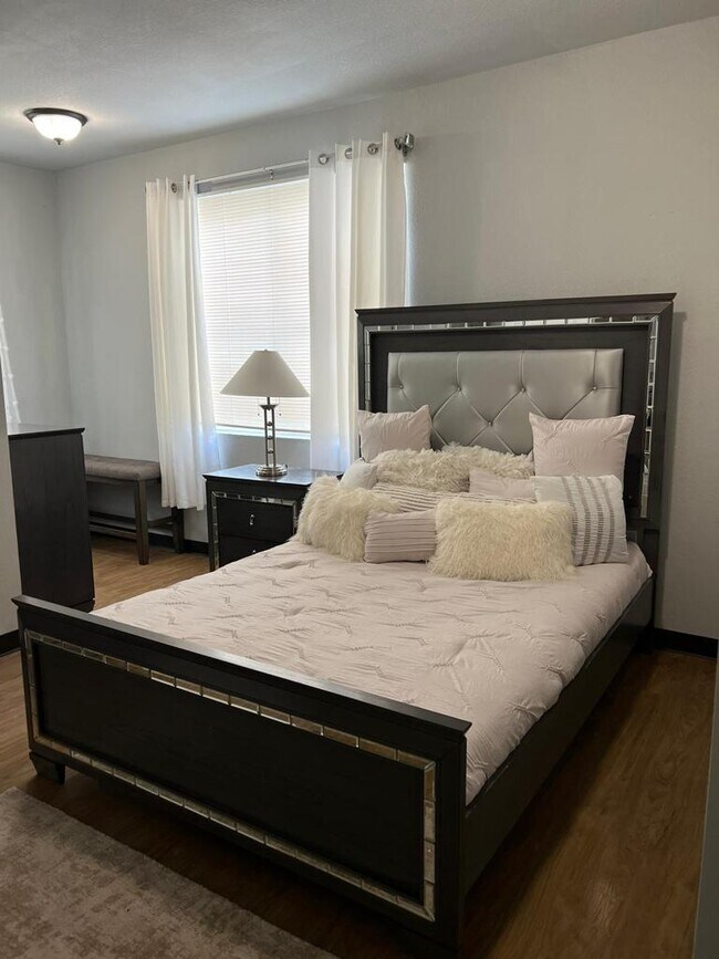 2 BEDROOM MASTER