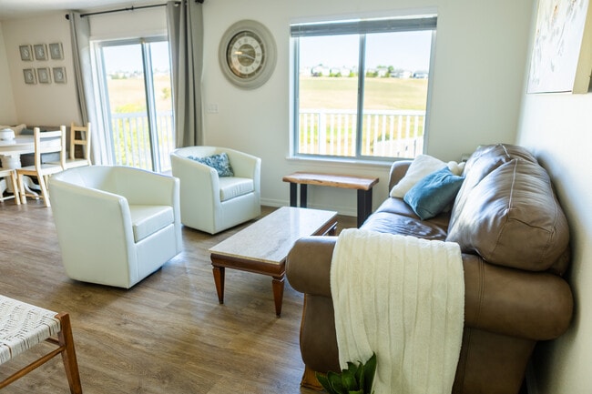 Main Level Living Room - 1280 SW Selway Ln Townhome