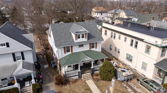 Building Photo - 1735 Jefferson Ave Rental