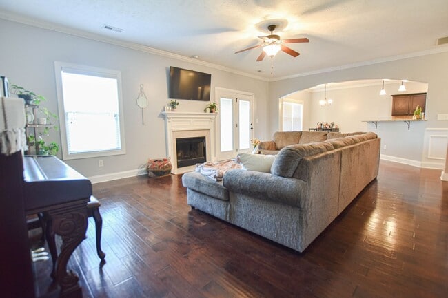 Photo - Pet Friendly Four Bedroom with Bonus!