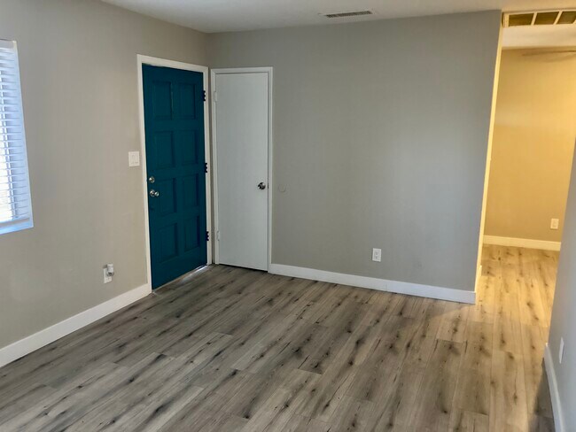 Photo - 2347 W Coolidge St