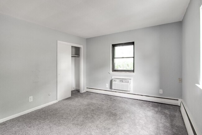 Photo - Samanna Apartments