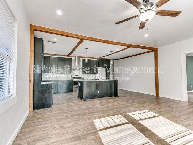 Photo - 2605 N Robinson Ave