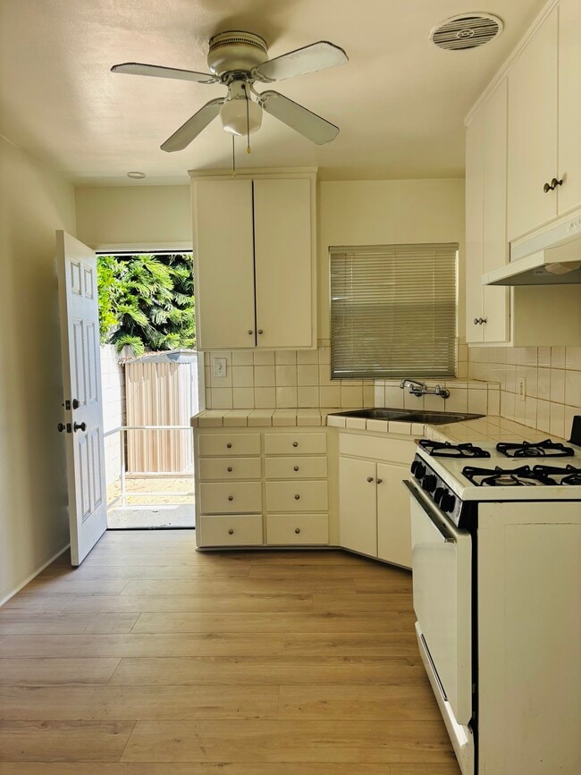 Cocina - 836 Fischer St Unidad D