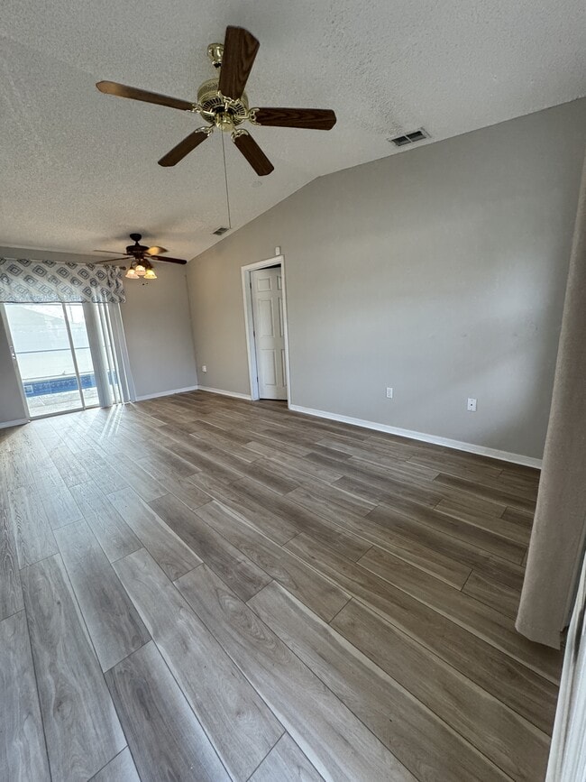 Photo - 5100 Mentmore Ave