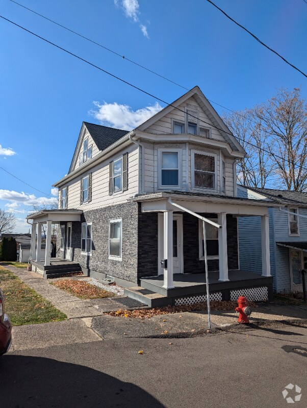 Building Photo - 1279 Vine St Rental