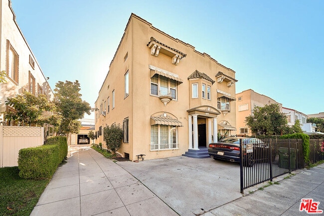Building Photo - 1414 Bronson Ave Rental
