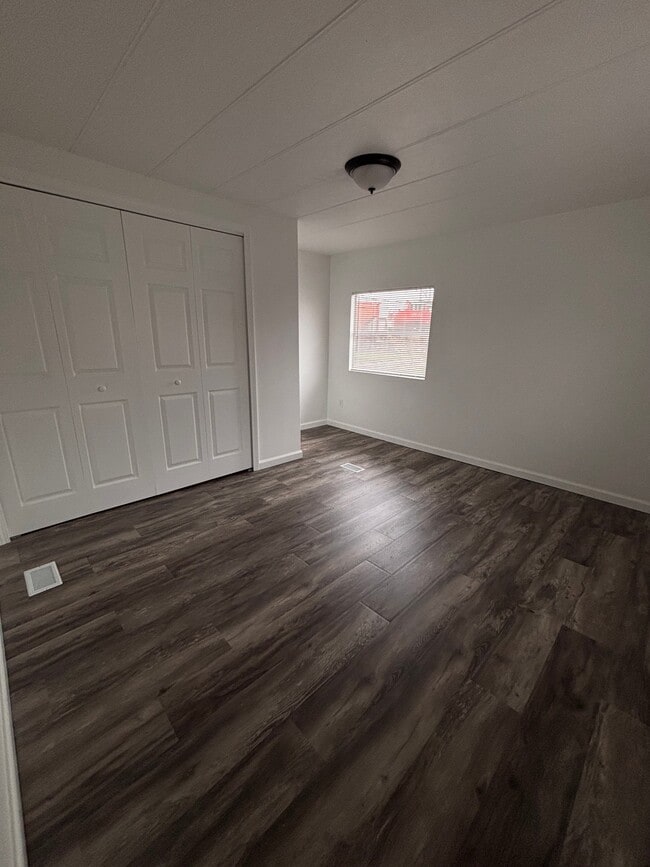 Photo - 14001 Western Ave