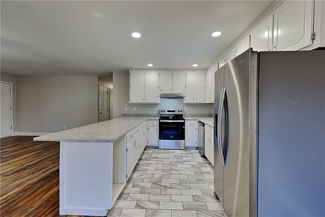 Photo - 260 Powder Mill Dr