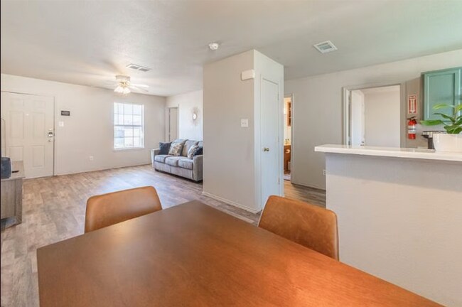 Photo - 5705 Greengate Dr Unit C