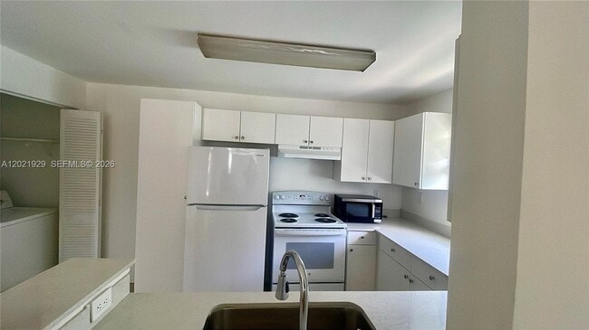 Building Photo - 4071 NW 87th Ave Unit 0
