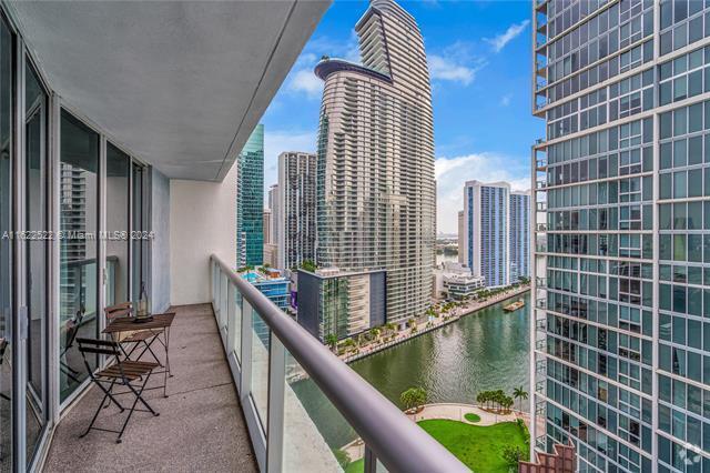 Building Photo - 485 Brickell Ave Unit 2401 Rental