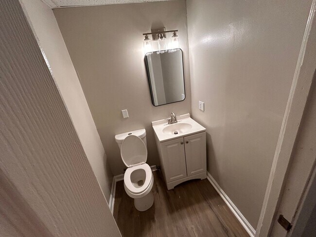 Photo - Easy and Breezy on Lakeview