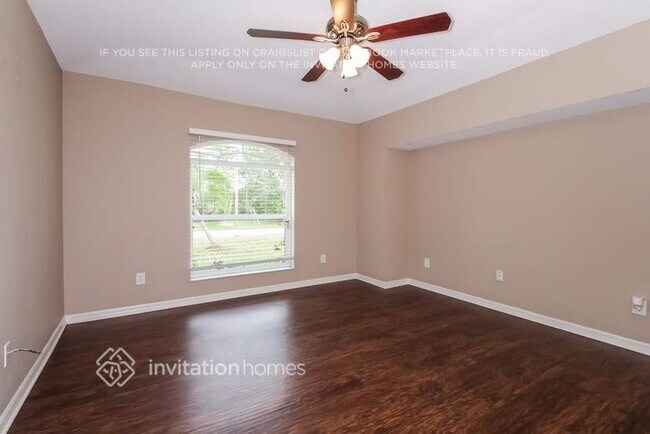 Photo - 2255 Dongola St