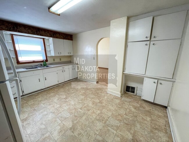 Photo - 914 E 2nd Ave