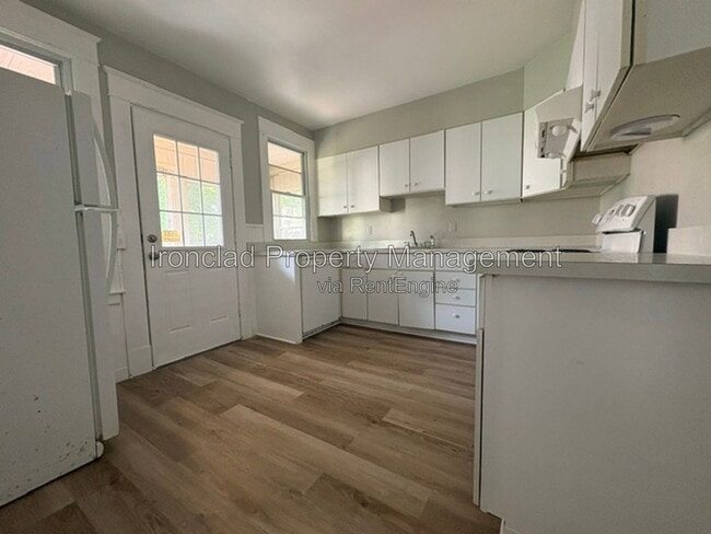 Building Photo - 174 Liberty St Unit 170
