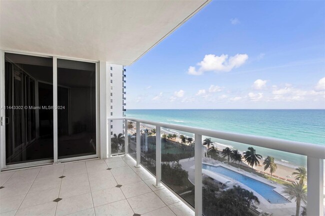 Photo - 19111 Collins Ave Condominio Unidad 206