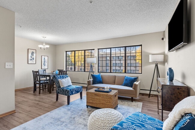 Photo - Granite Peaks