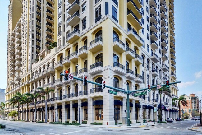 Building Photo - 701 S Olive Ave Unit 206