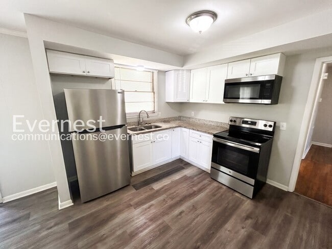 Photo - 3 Bed, 1.5 Bath Home with Garage / Pet-Friendly / Available Now!