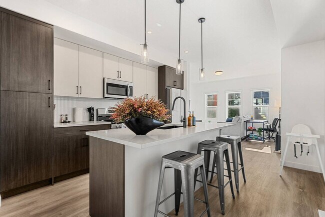 Photo - 2231-2281 81 St S W Unit ID1322112P