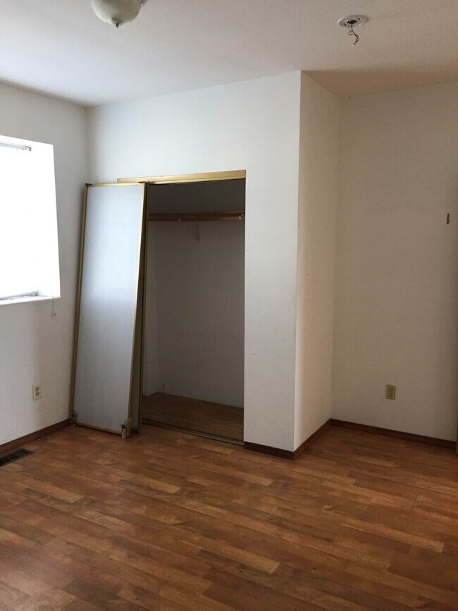 121 W First St - 121 W First St Apartamento Unidad 1