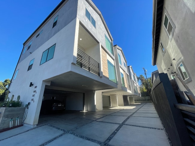 Photo - 140 N Carondelet St