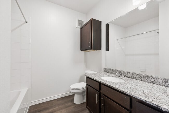 3BR, 2BA - 1,070SF - Second Bathroom