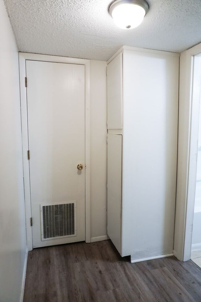 Photo - Valley View Apartments
