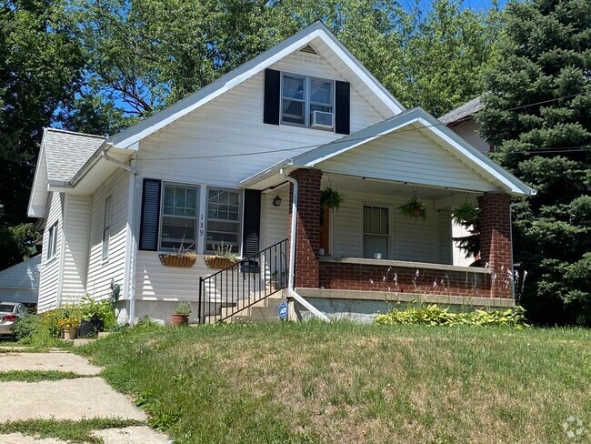 Building Photo - 139 Mayfield Ave NE Rental