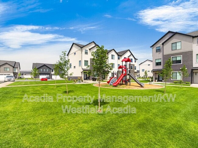 Building Photo - 608 1760 N