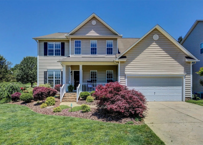Building Photo - Stunning 6 bedroom 2.5 bathroom corner lot... Rental